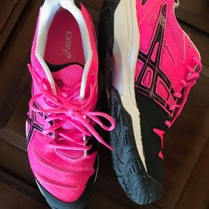 NWOT ASICS tennis shoes!